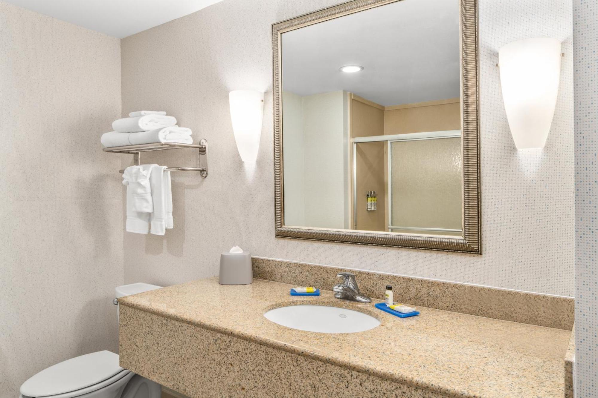 Holiday Inn Express & Suites Wilmington-Newark By Ihg Kültér fotó